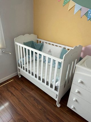 Habitación bebé Bonne Nuit: cuna, cómoda, bañer