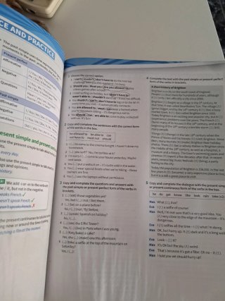 Synchronize 4 Students Book (Spain)
