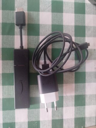 TV Samsung 32 + Fire TV Stick
