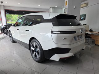 BMW iX xDrive40