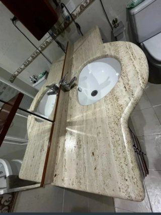 Mueble de baño madera y mármol