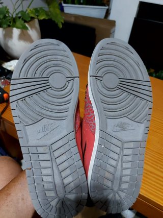 Zapatillas Jordan Talla 44 Rojas y Negras