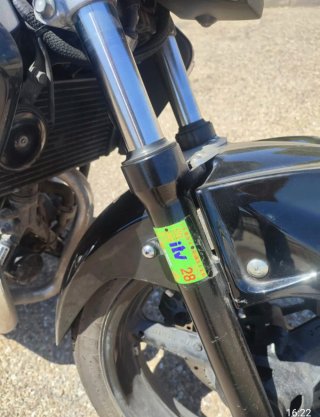 Suzuki 250 cc Naked Negra y Plata