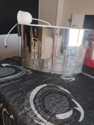 Lámpara de habitación con diseño de ciudad