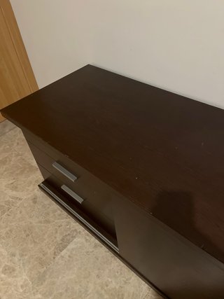 Mueble TV madera oscuro