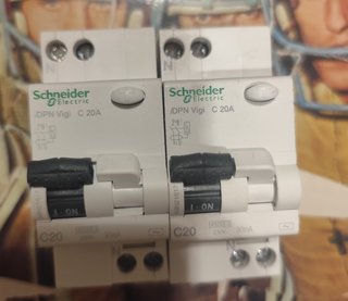 2 x DPN Vigi C 20A diferencial Automático Magnetot
