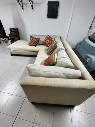 Sofá esquinero grande beige