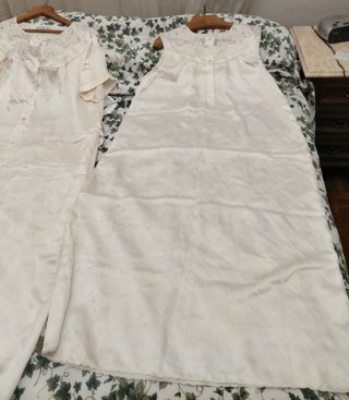Conjunto bata y camisón color hueso