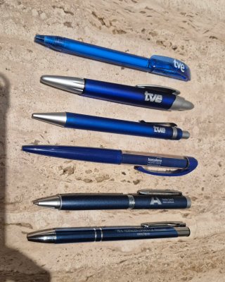 Bolígrafos Varios