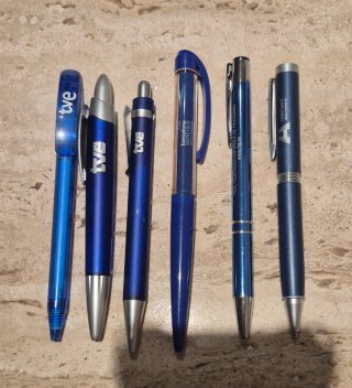Bolígrafos Varios