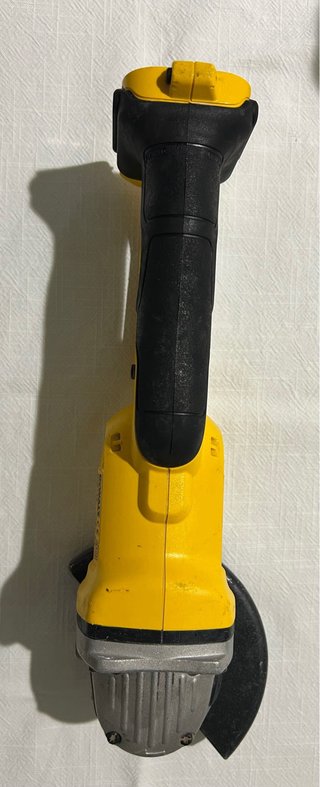 Radial a batería DEWALT DCG412