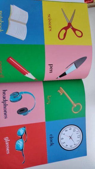 First 100 Words. a Picture Book for Baby