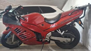 Suzuki RF600R Roja