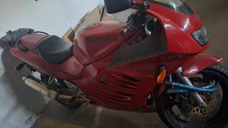 Suzuki RF600R Roja