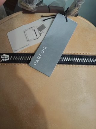 Mochila Parfois Beige y Marrón con Borrego