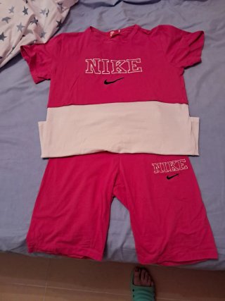 Conjunto Nike Fucsia y Blanco