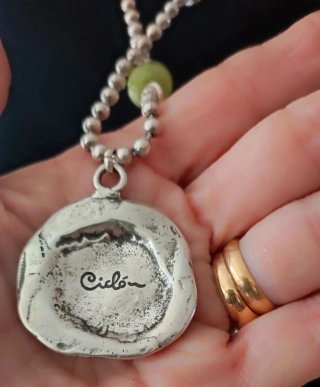 Collares y pulsera Ciclón y Uno de 50