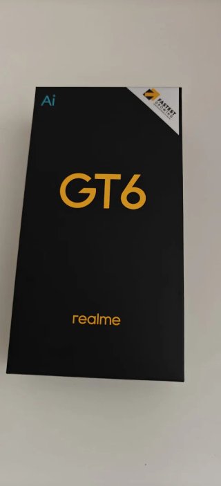 Realme GT6 + funda + cargador 120W