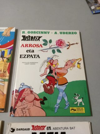 Lote 4 comics Astérix y Obélix en euskera