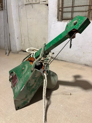 Maquinillo elevador verde