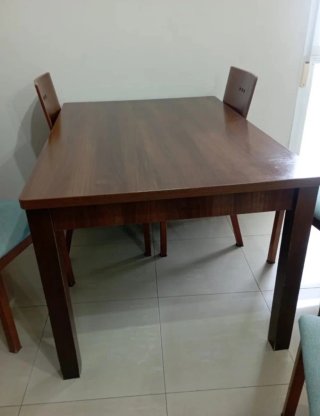 Mesa y 6 sillas comedor madera