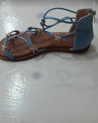 Sandali da donna, bassi, eleganti e comodi