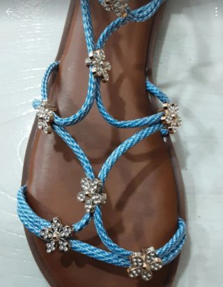 Sandali da donna, bassi, eleganti e comodi