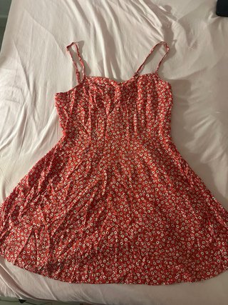 Vestido floral rojo y blanco