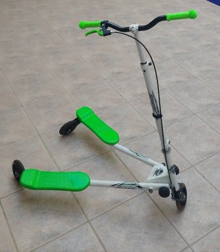 PATINETE SCOOTER DE 3 RUEDAS PLEGABLE