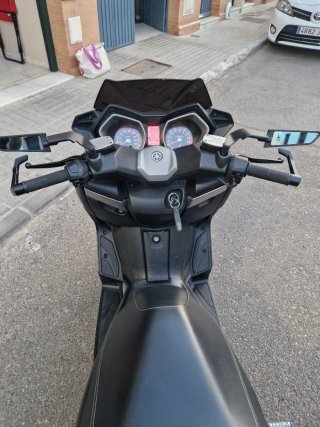 Yamaha XMAX-400 Maxi Scooter 2014