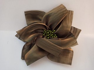Adorno de flor para el cabello