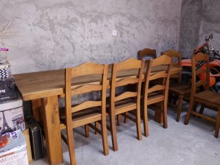 Mesa de comedor de madera maciza