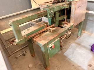 Sierra automática industrial