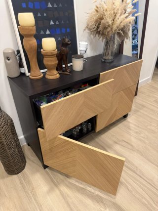 APARADOR NEGRO Y MARRON IKEA