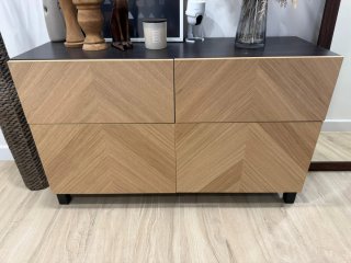 APARADOR NEGRO Y MARRON IKEA