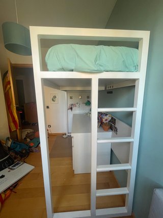 Cama alta mezzanine blanca con escritorio