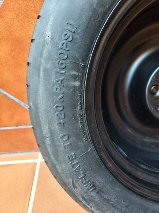 Rueda de repuesto galleta T155/80R17 Hankook.