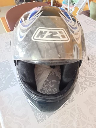 Casco de moto negro