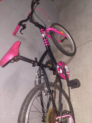 Bicicleta Infantil Btwin Rosa Negra de 20 pulgadas