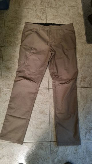 Pantalón Trekking Hombre Talla 44 Beige. Sin usar