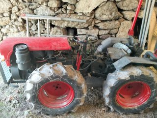 Tractor bjr met 2000