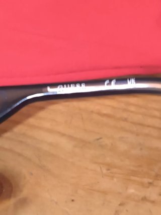Gafas de sol Guess negras y rosas