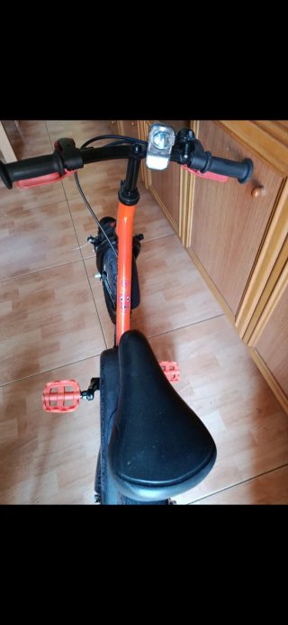 Bicicleta infantil naranja
