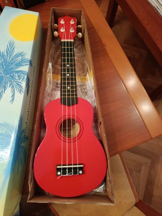 Ukelele con afinador Musedo T-2