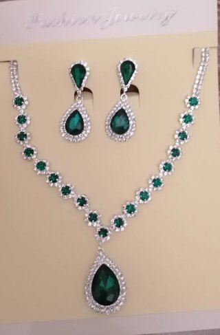 Set gioielli pietre verdi e argento