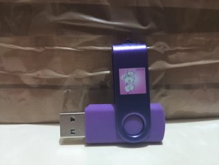 Lote Mecano Pendrive + 2 Bolígrafos
