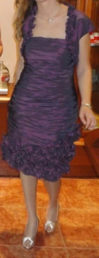 VESTIDO FIESTA MORADO CORTO CON VOLANTES