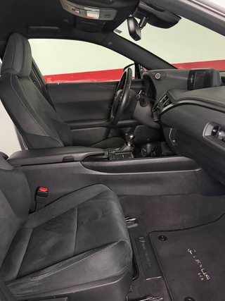 Lexus UX 2022