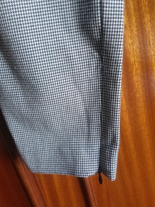 Pantalón Mango T.40 Gris y Blanco