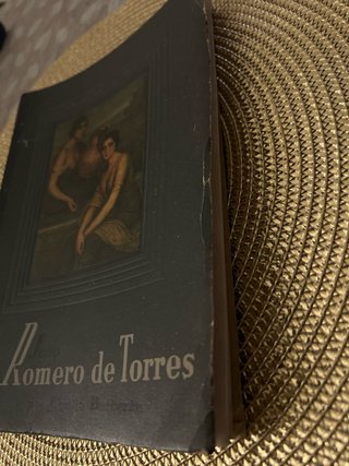 Libro antiguo "Julio Romero de Torres" (1947) -